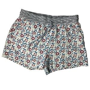 Floral Patterned Women's Shorts